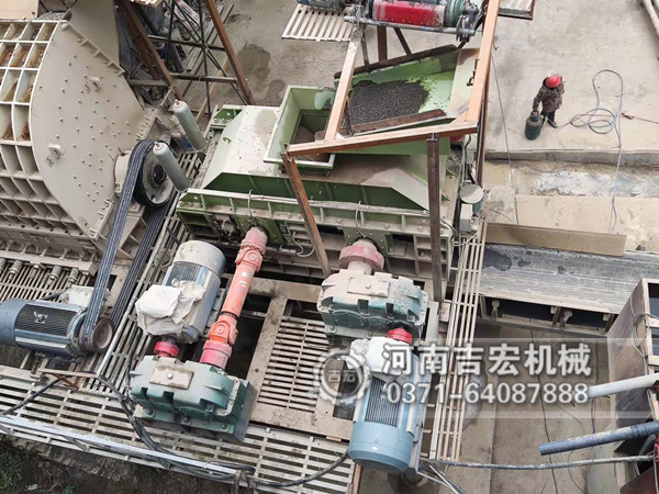 制砂设备用啥好-用吉宏液压对辊破碎机啊！