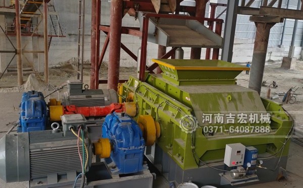 硬石头破碎就用液压对辊制砂机：挤压破碎,省电耐磨,粒型可控!