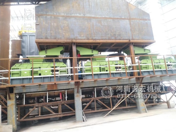 石灰岩、鹅卵石、煤矸石破碎难题？液压对辊破碎机是专业解决方案！