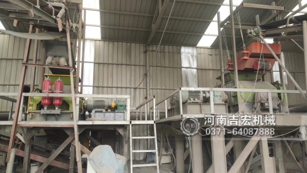 砂石厂生产线制砂设备为什么要推荐液压对辊制砂机！